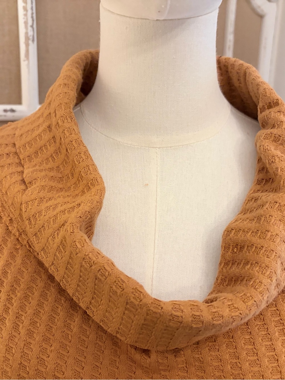 Free People Juicy Cowl Neck Waffle Thermal Top Canyon S/P Moon NWT - Picture 2 of 9